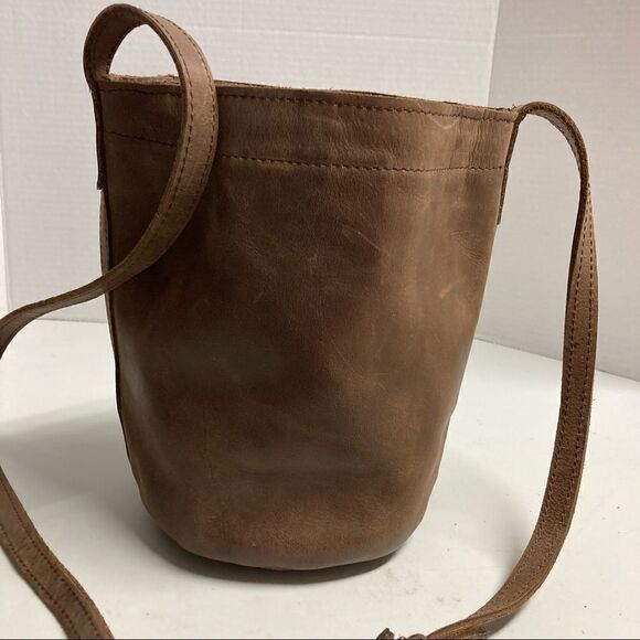 FASHIONABLE LOCAL & GLOBAL, Handmade in Ethiopia, Leather hobo crossbody, brown - Picture 6 of 15